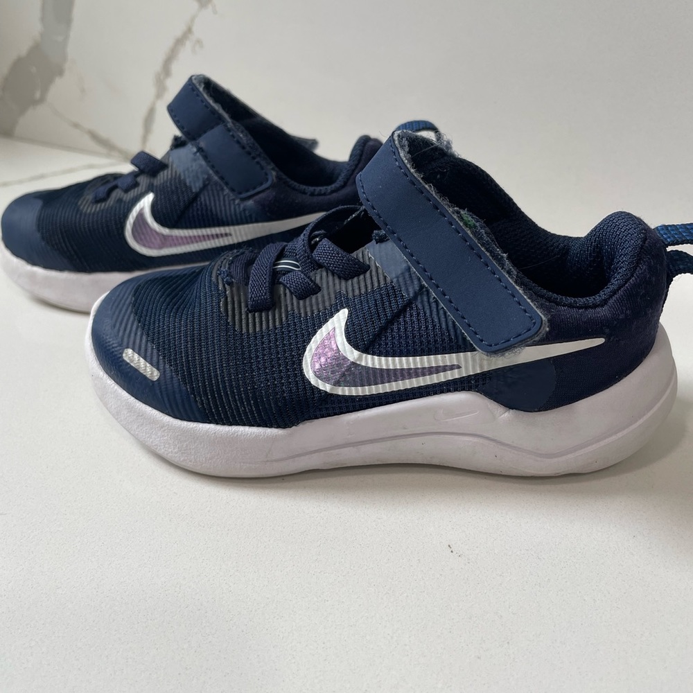 Toddler 7c blue Nike shoes